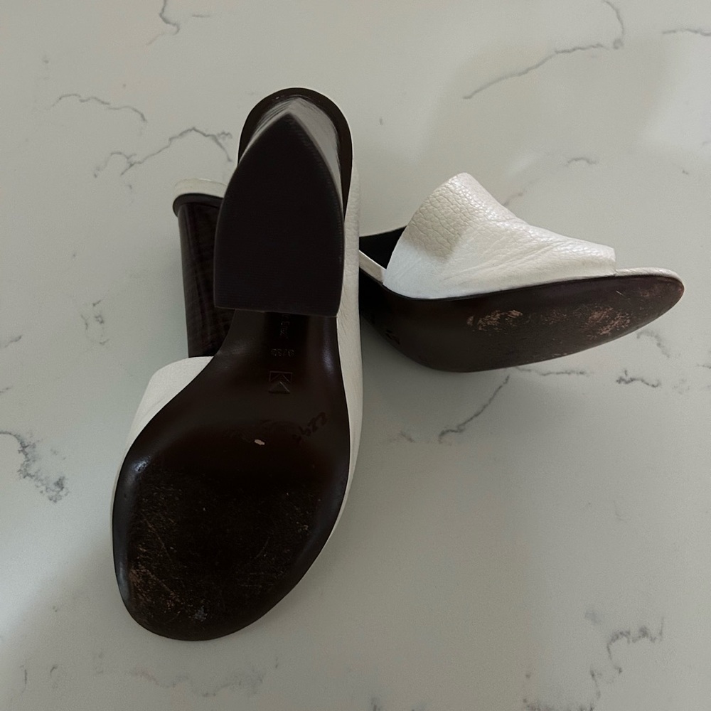 Mercedes Castillo white grained calf sandals - Picture 4 of 6
